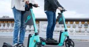 elektrikli scooter kurallari nedir kimler kullanabilir 2025 elektrikli scooter icin ehliyet hiz guvenlik kurallari T5f14PcI.jpg